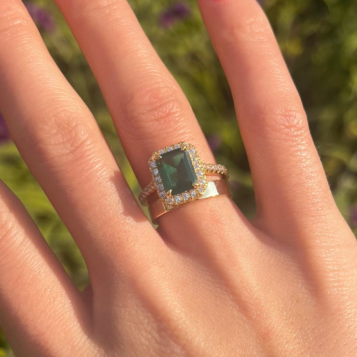 2 Pcs Green Emerald Cut Halo Design Bridal Sets In Golden Tone