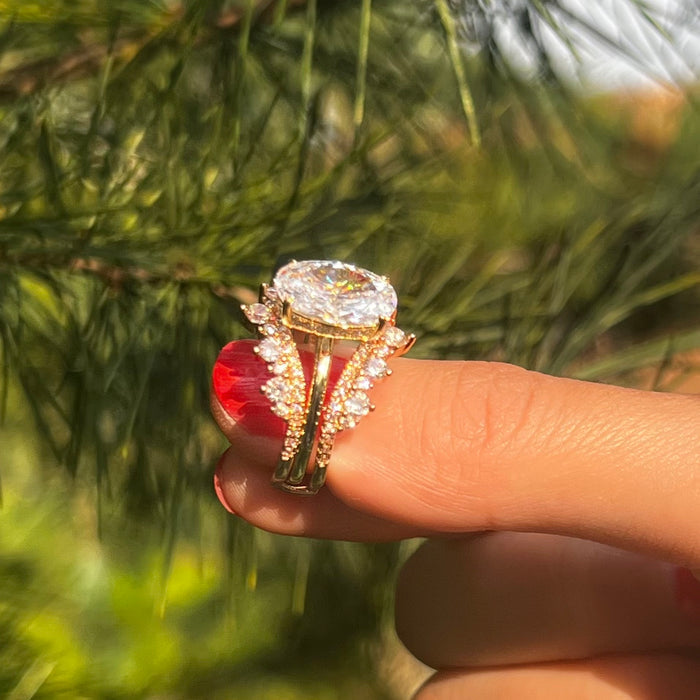 2 Pcs Hidden Halo Oval Cut Insert Bridal Set For Women