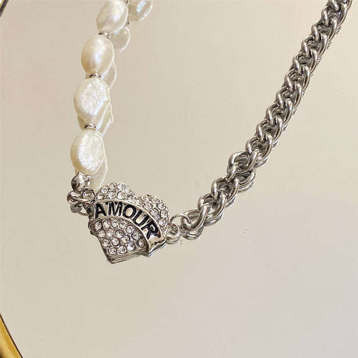 Chic AMOUR Paved Heart Pearl Chocker