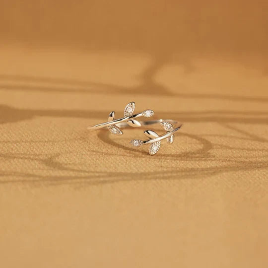Chic Leaf Design Sterling Silver Band