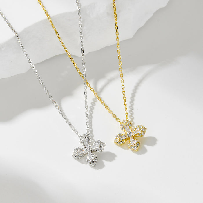 Clover Flower Design Necklace in Sterling Silver