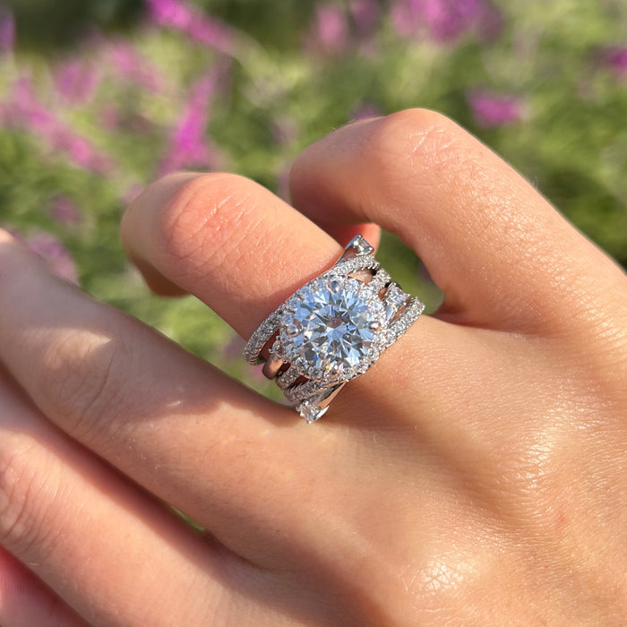 Luxury 2 Pcs Round Cut Halo Design With Insert Band Bridal Set