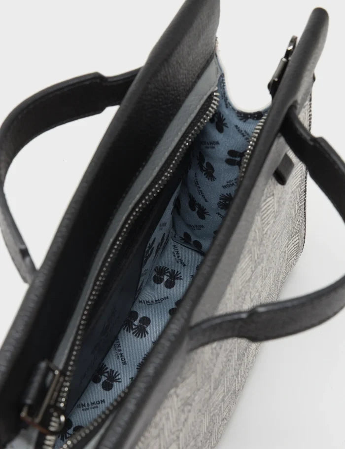 Vali Small Crossbody Moonwalk Gray Leather Bag - Cubes Print - Inside View